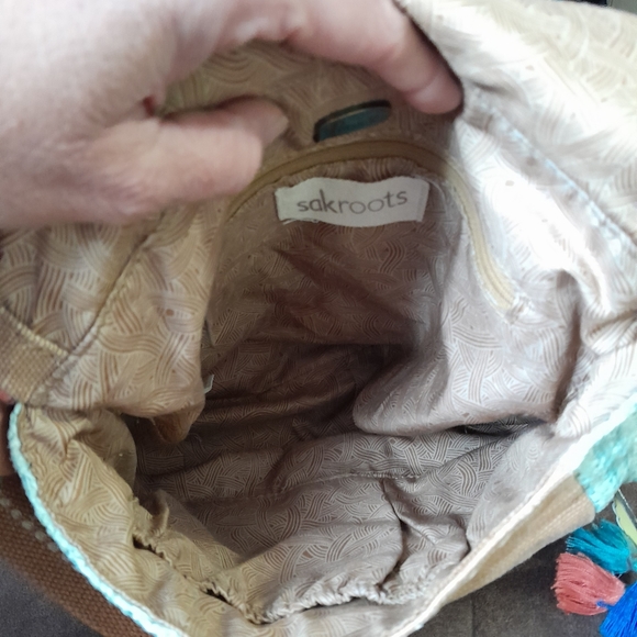 Sakroots Artist Circle Fold Over Crossbody Bag - Picture 4 of 8